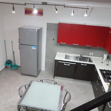 Casa N 2 Con Parcheggio Privato E Colonnina Ricarica Apartment Livorno Exterior foto
